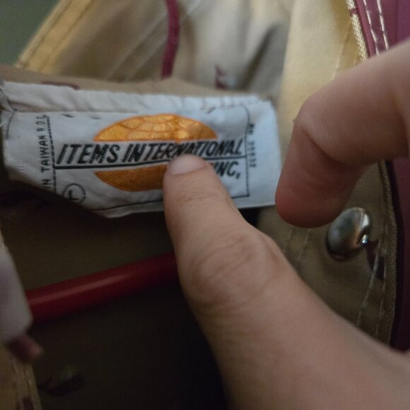 Items International raincoat purple size Large. - Picture 2 of 3